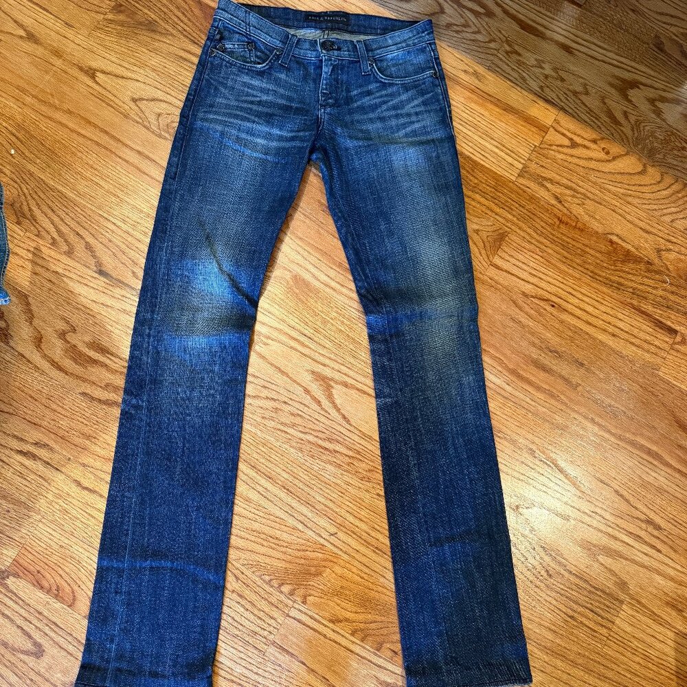 Rock & Republic Dark Wash Straight Leg - Stone embellished Pockets 26
